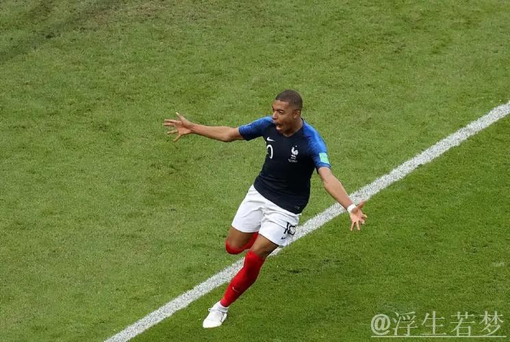 姆巴佩遗憾难掩？离队一年，大巴黎冲进欧冠决赛，昔日队友竞逐金球奖！